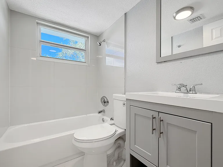 416 NE 15th Ave #12 — Photo 18