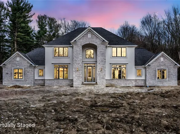 28200 Pike Dr, Orange Village, OH 44022