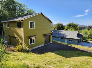 915 Bellevue Dr, Reedsport, OR 97467