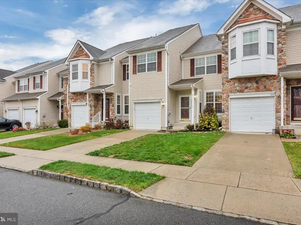 146 Chancellor Dr, Deptford, NJ 08096
