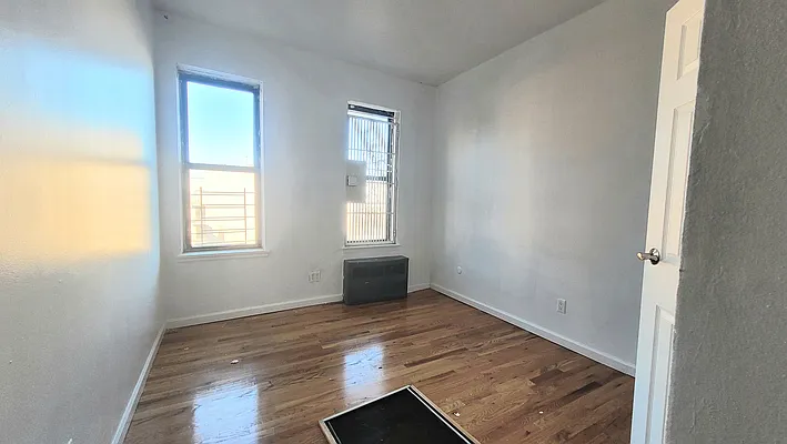 Rented by Oxford Property Group | media 9