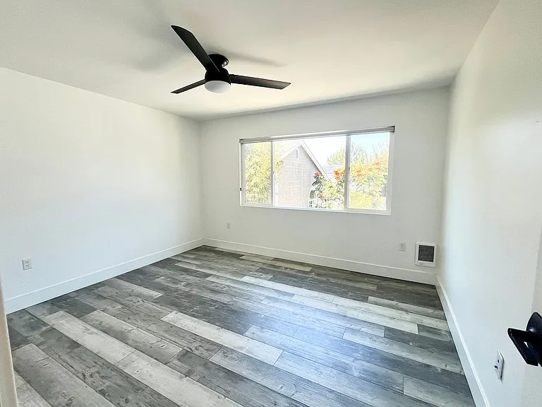 110 Hillcrest Dr — Photo 8