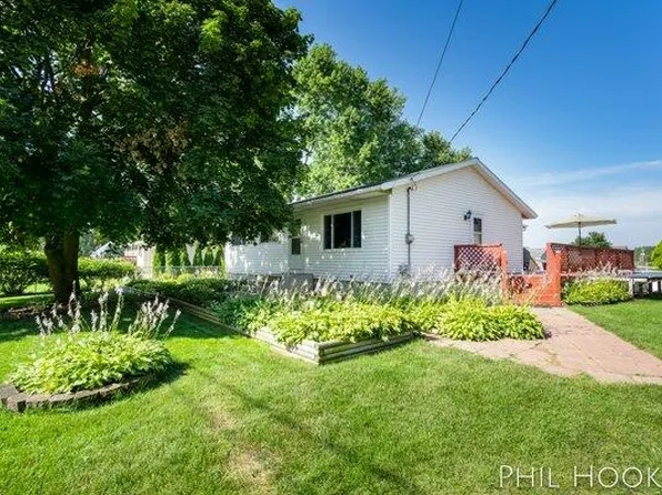 4140 Janet Dr, Dorr, MI 49323