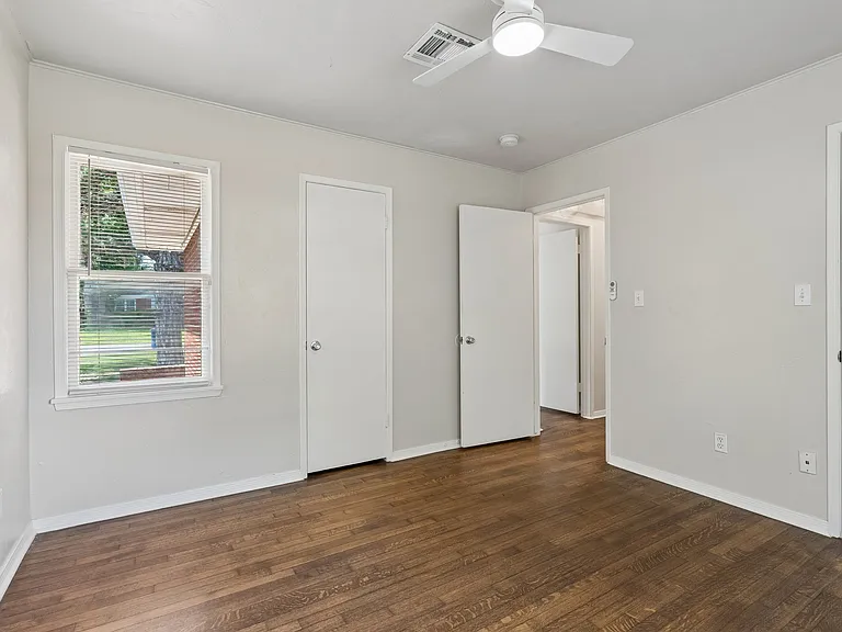 1603 Carlisle Ct — Photo 24