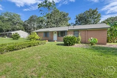 4 bed, 2.0 bath, 2246 sqft, $2,995 — Photo 3