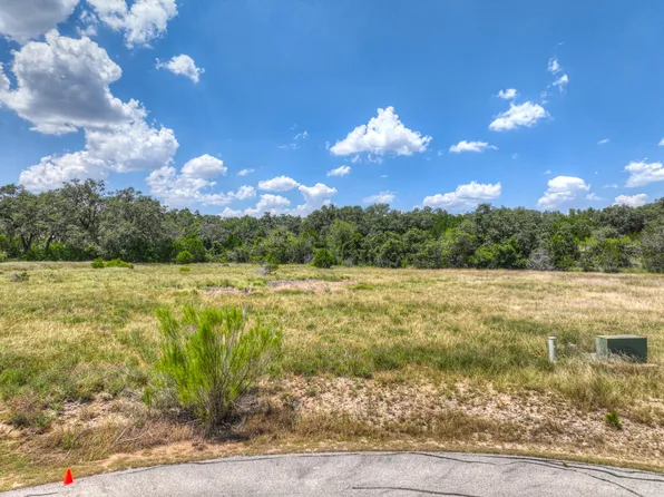 2121 Camino Way, Canyon Lake, TX 78133