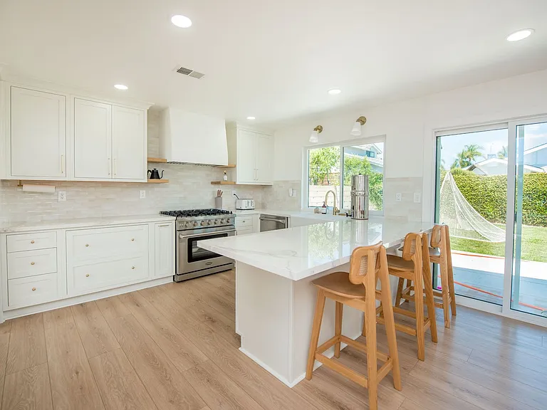 9891 Hot Springs Dr — Photo 8