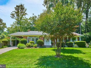 4118 Whispering Ln, Annandale, VA 22003