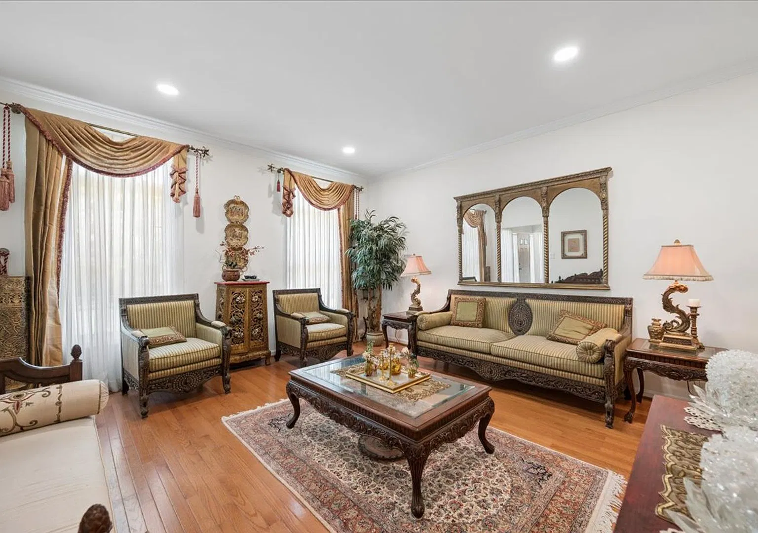 Spacious 5-Bedroom Home in Desirable North Potomac! — Photo 4