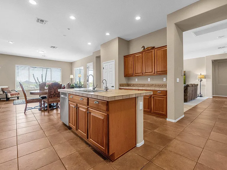 1715 W Ainsworth Dr — Photo 16