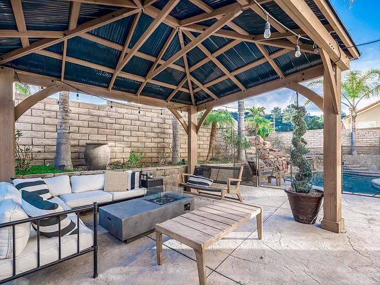 28080 Hayward Dr — Photo 22