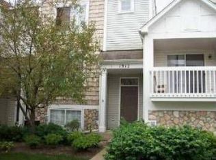 1912 Middlebury Dr, Aurora, IL 60503