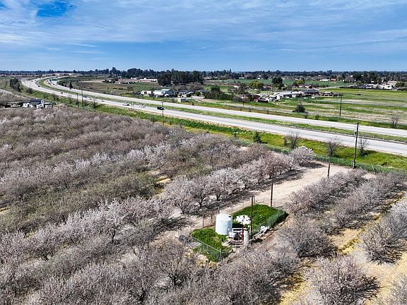 5th image of 7581 E Kings Canyon Rd