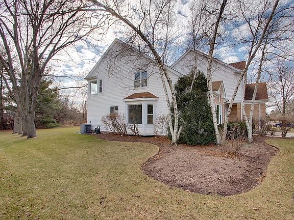 2nd image of 2807 Whispering Oaks Dr