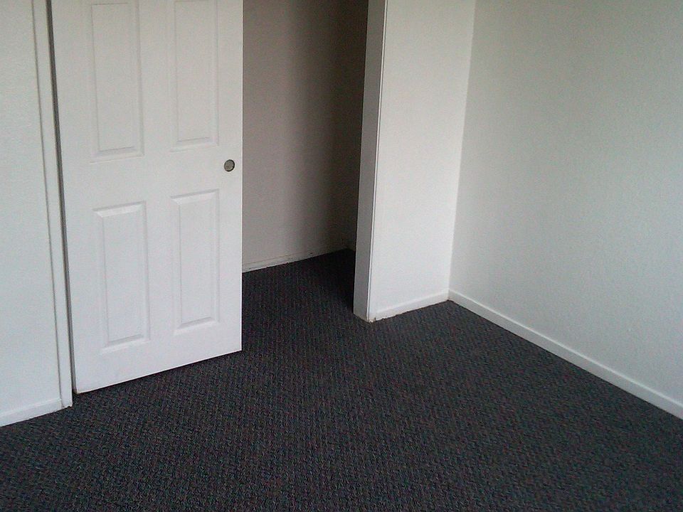 Unit D Bedroom