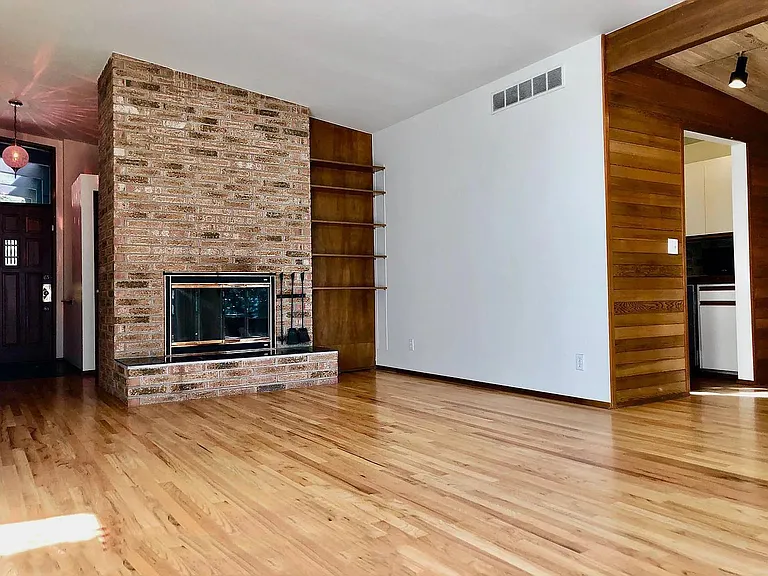 1749 NE 94th St — Photo 4