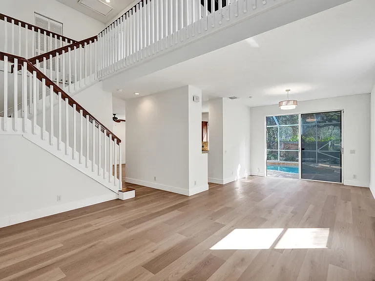4214 NW 38th Dr — Photo 9