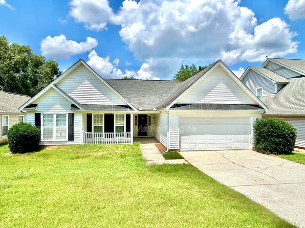 133 Harbour Lake Dr, Fayetteville, GA 30215