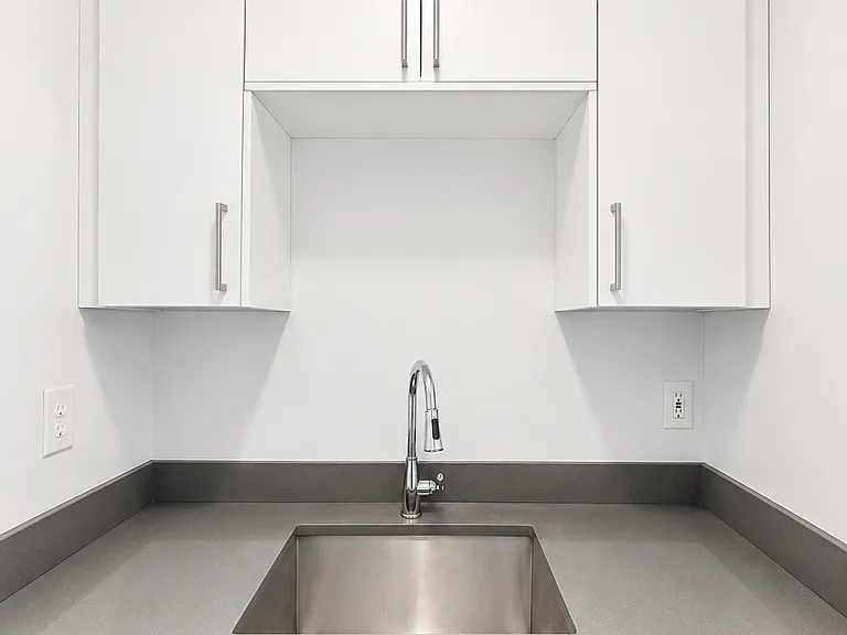 703 Woodford Ave N #3A — Photo 19