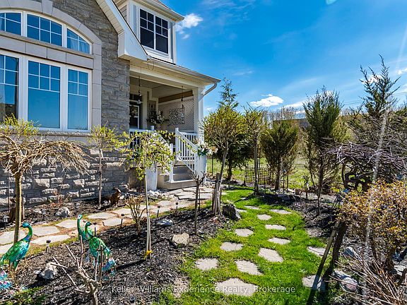 3rd image of 68 Riverwalk Pl