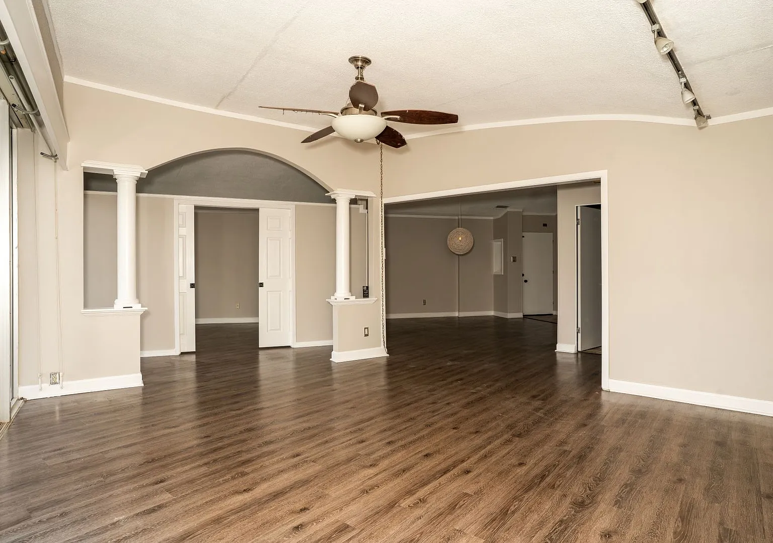 Sprawling 5th-Floor Corner Condo Just Steps from McGee Beach — Photo 2