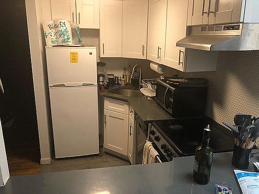 2nd image of 329 E 13th St APT 5A