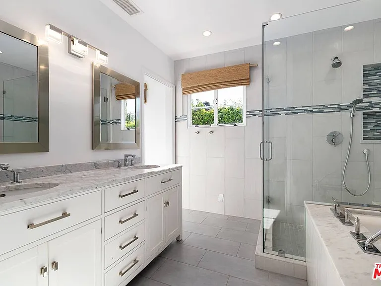 486 Denslow Ave — Photo 22