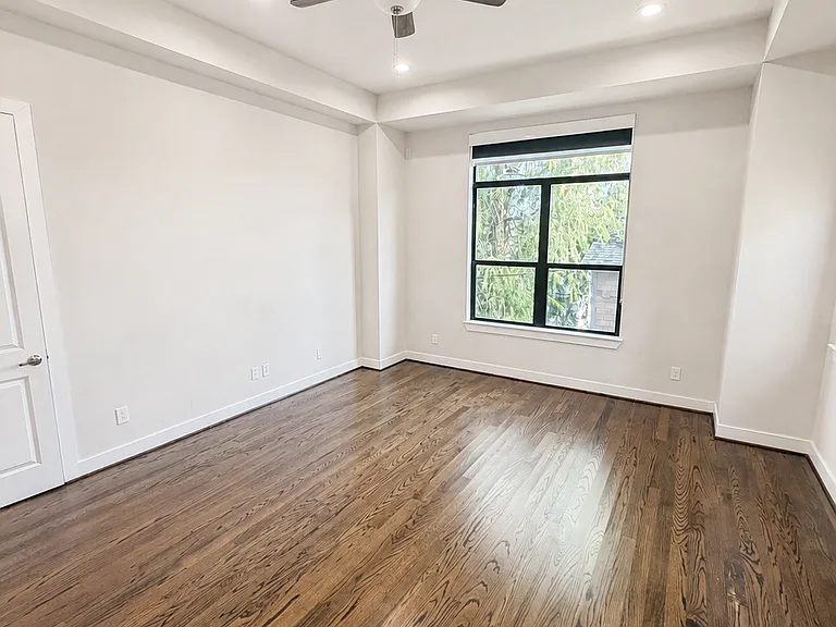4409B Schuler St — Photo 8