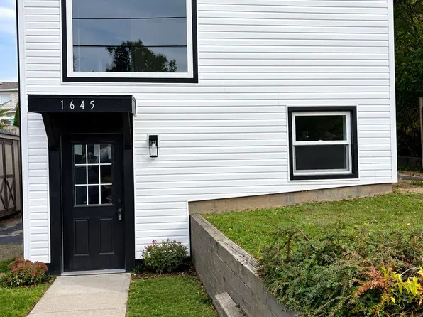 1645 Sylvan Gln, Keego Harbor, MI 48320