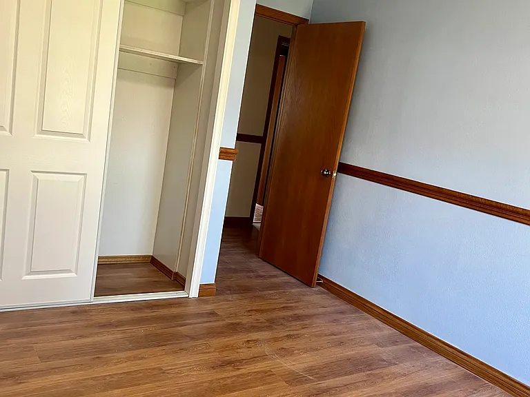 850 E Oak Hill St #1 — Photo 8