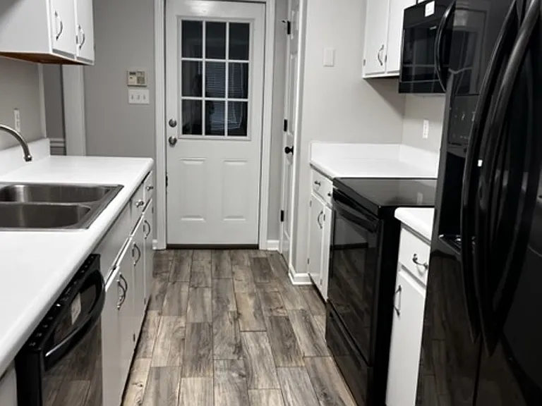80 Hickory Ave — Photo 6