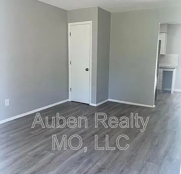 6135-6141 Farrow Ave #6135 FARROW AVE — Photo 3