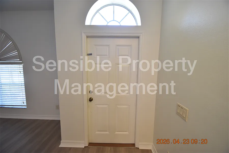 Building Photo - 30633 Totteridge Pl