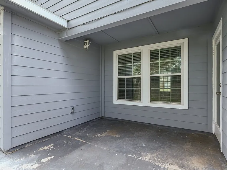 102 Pecan Harbor St — Photo 29