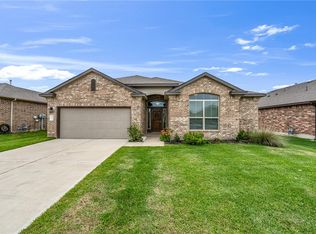 7716 Bunker Dr, Navasota, TX 77868