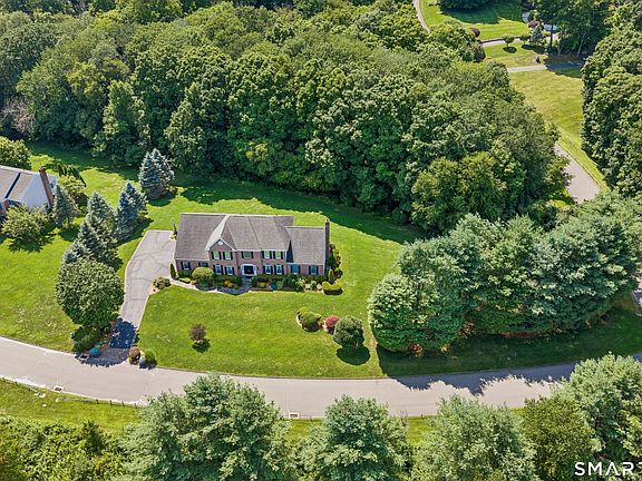 2nd image of 2 Pond View Drive