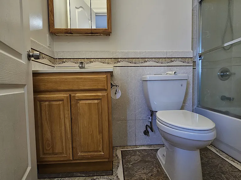 75 Perita Dr #B — Photo 3