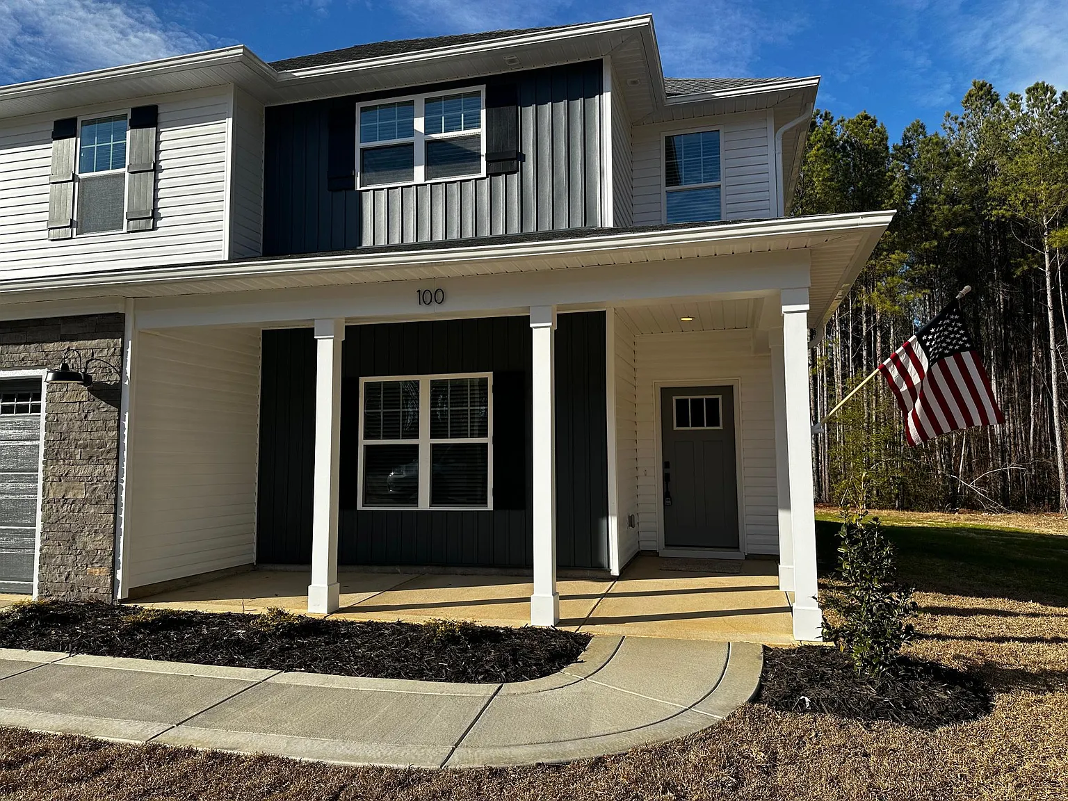 100 Sears Dr — Photo 1