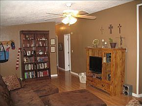 3rd image of 12 Audra Ct