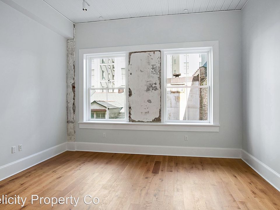 1st image of 221 Chartres St #221