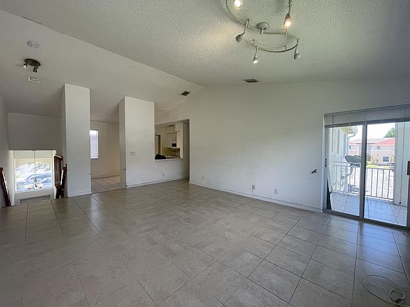 2nd image of 21250 NE 8th Pl APT 8