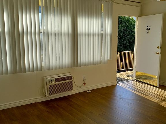 4th image of 10901 Blix St APT 18