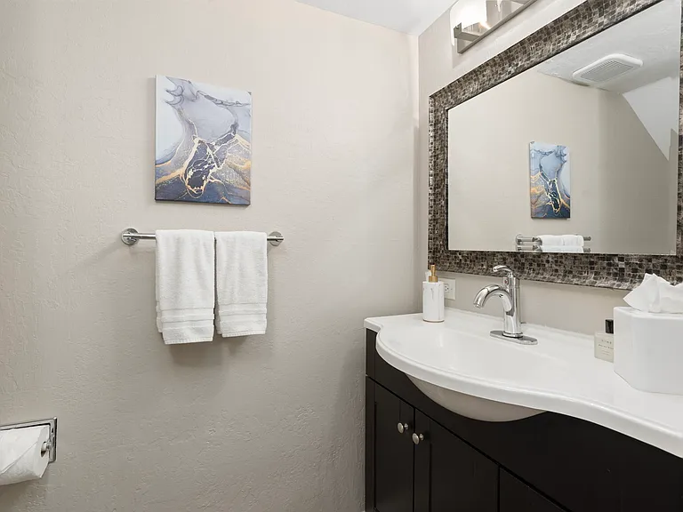 4600 N 68th St #302 — Photo 11