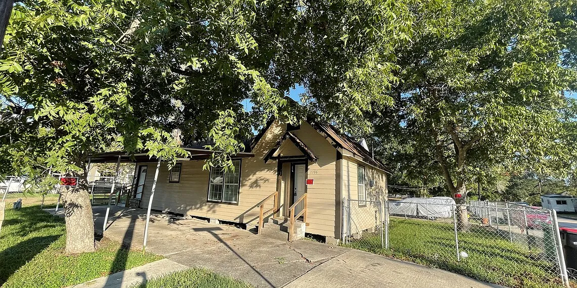 2206 Maryland St — Photo 2