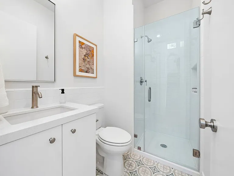 374 Hamilton St — Photo 9