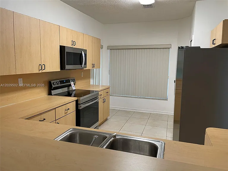 7980 S Southwood Cir #0 — Photo 6