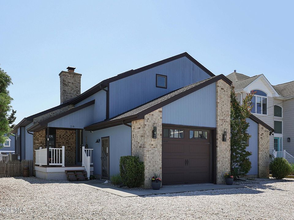 1st image of 28 Farragut Drive