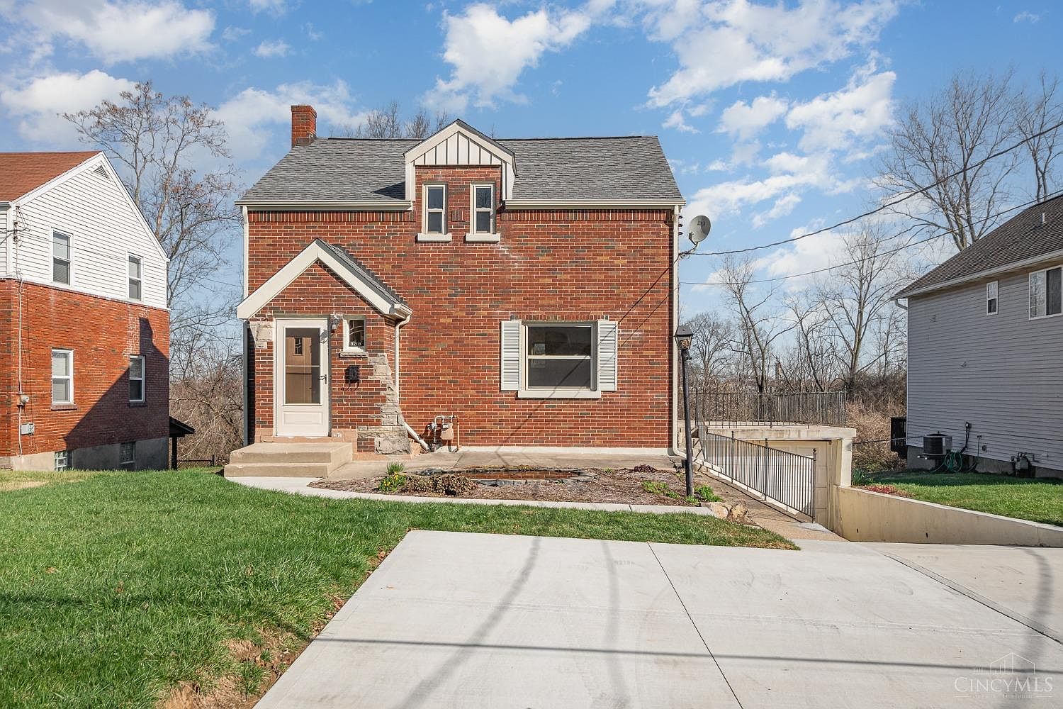3710 Monfort Heights Dr, Cincinnati, OH 45247 Zillow