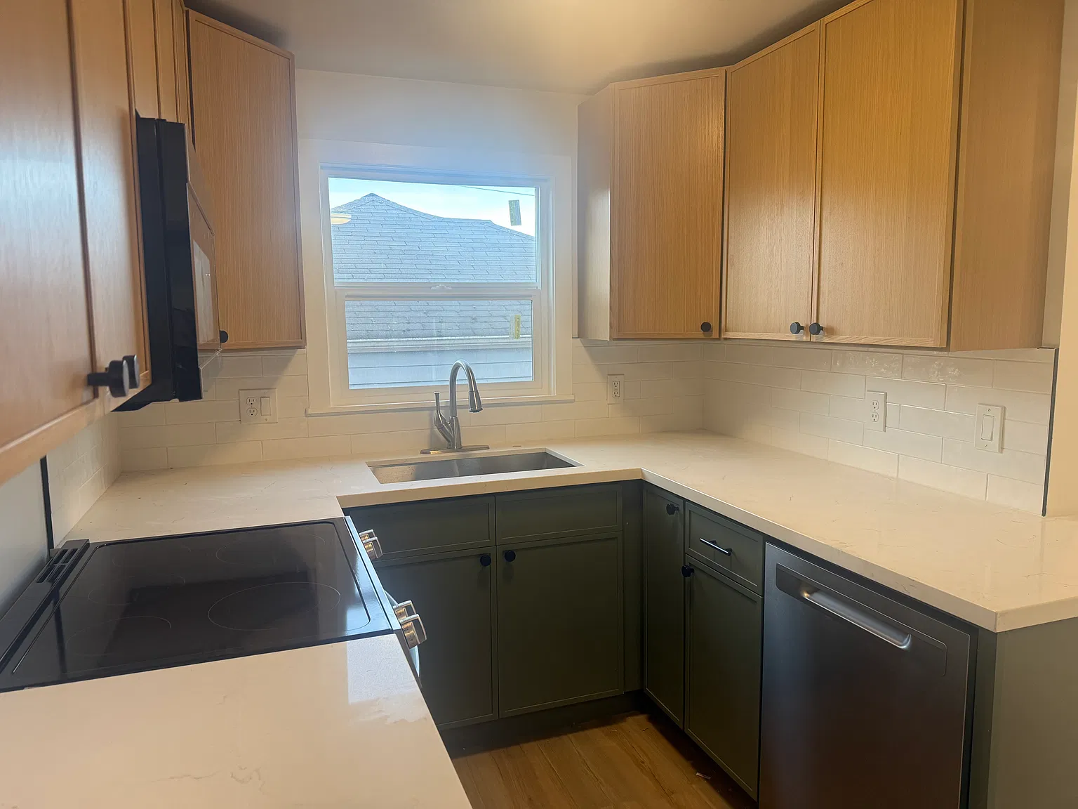 2 bed, 840 sqft, $3,000 — Photo 1