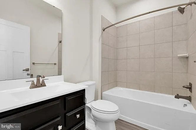 5940 Tomahawk St — Photo 32